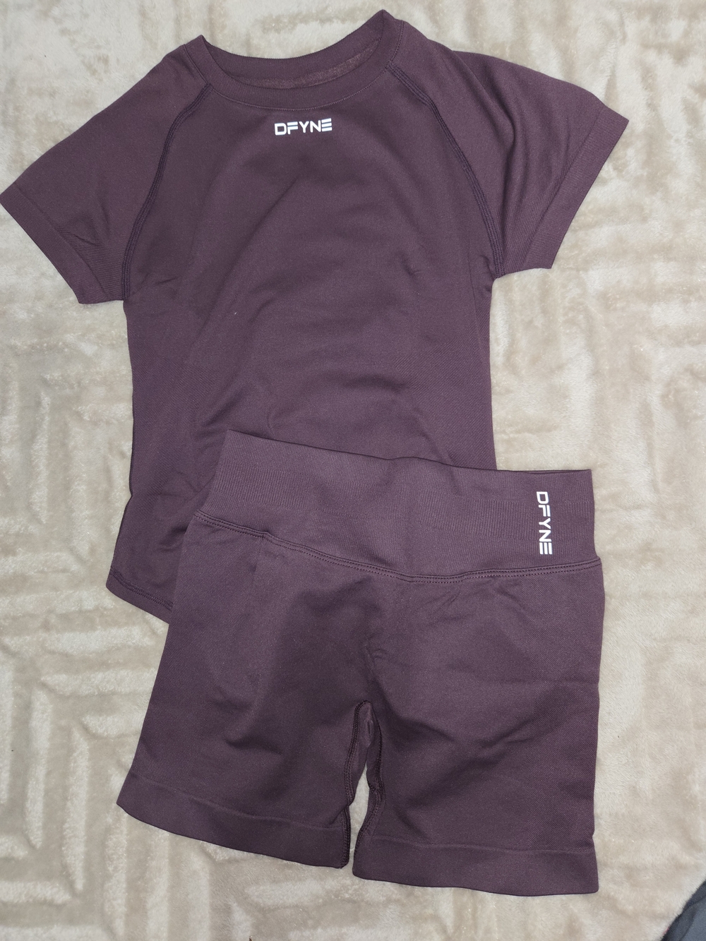 DFYNE Active Wear Set in Browm size SMALL